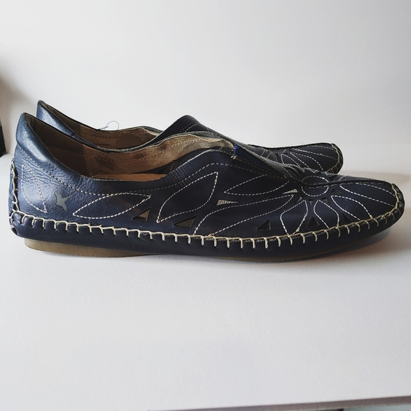 Pikolinos Women’s Leather Slip-On Loafers | Navy Blue Embroidered Flats size 9 - Picture 3 of 8